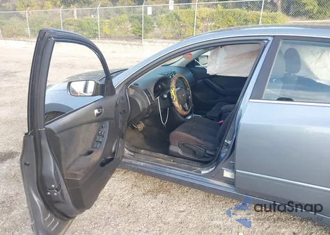 2011 Nissan Altima 2.5 S z USA, uszkodzony, nr VIN 1N4AL2AP0BN463612